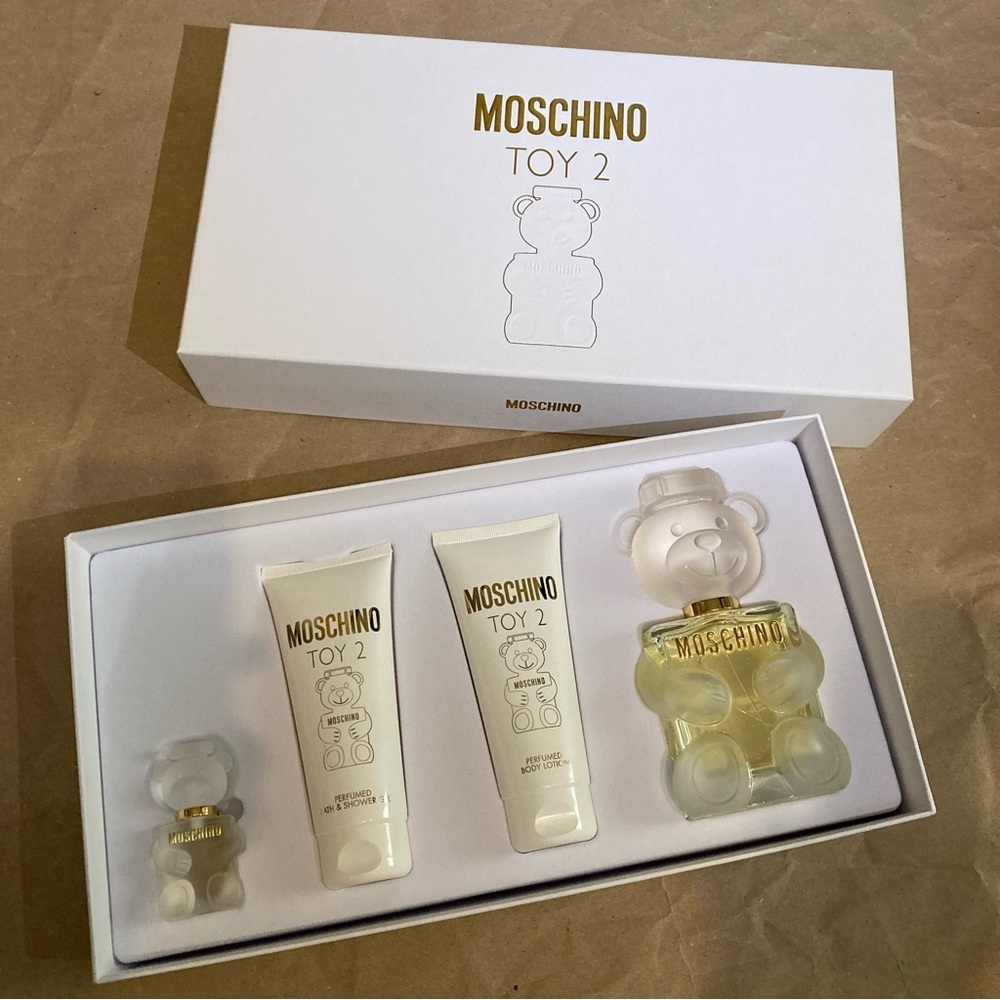 Moschino gift set